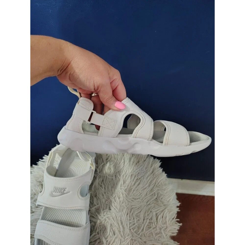 Nike Women's Owaysis Sandals  Size US 8 White EUR 39